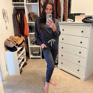 Vuori Long Sleeve Lux Henley Jumpsuit in Heather Ink size XS